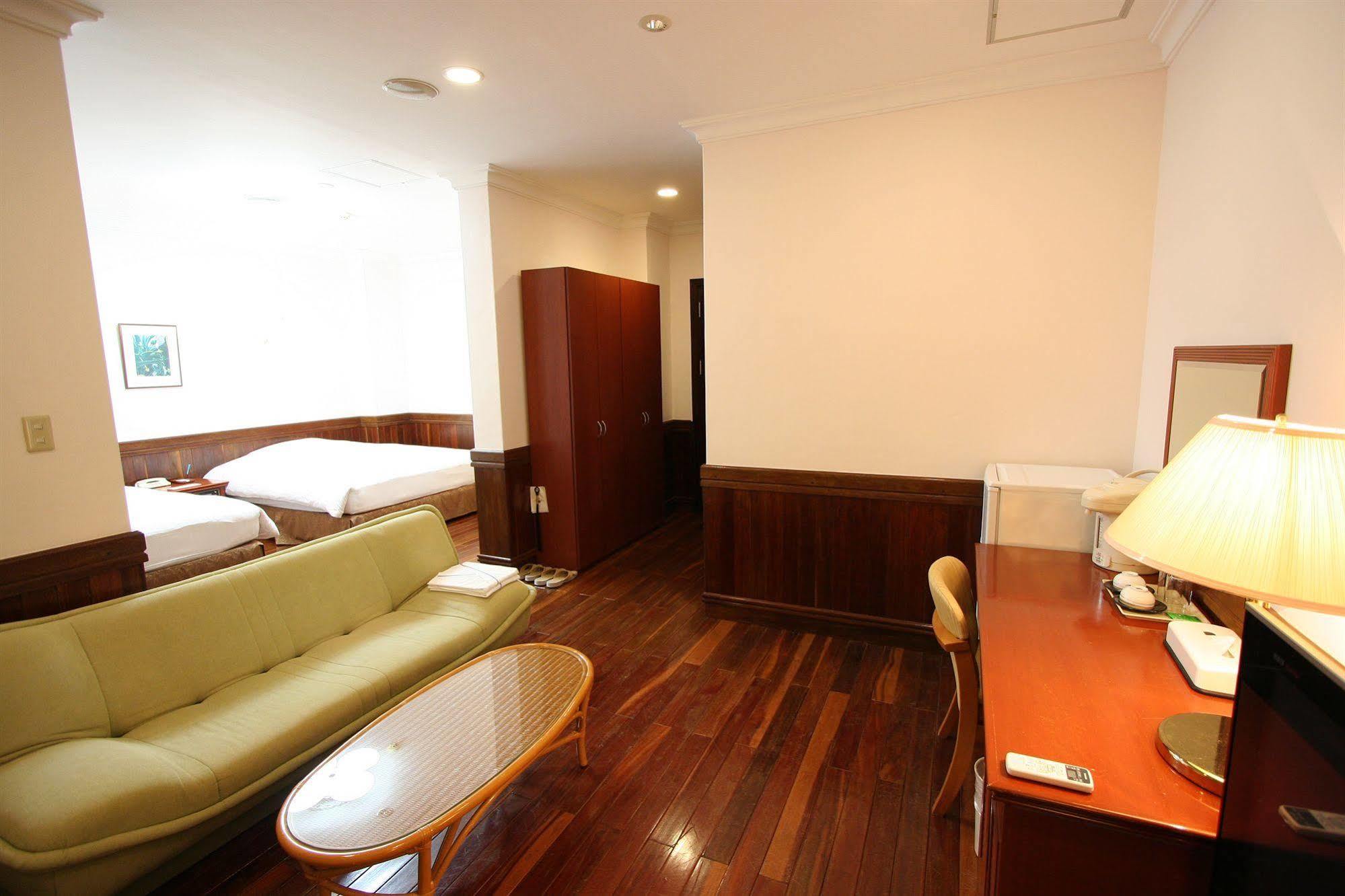 Ada Garden Hotel Okinawa Kunigami Bagian luar foto